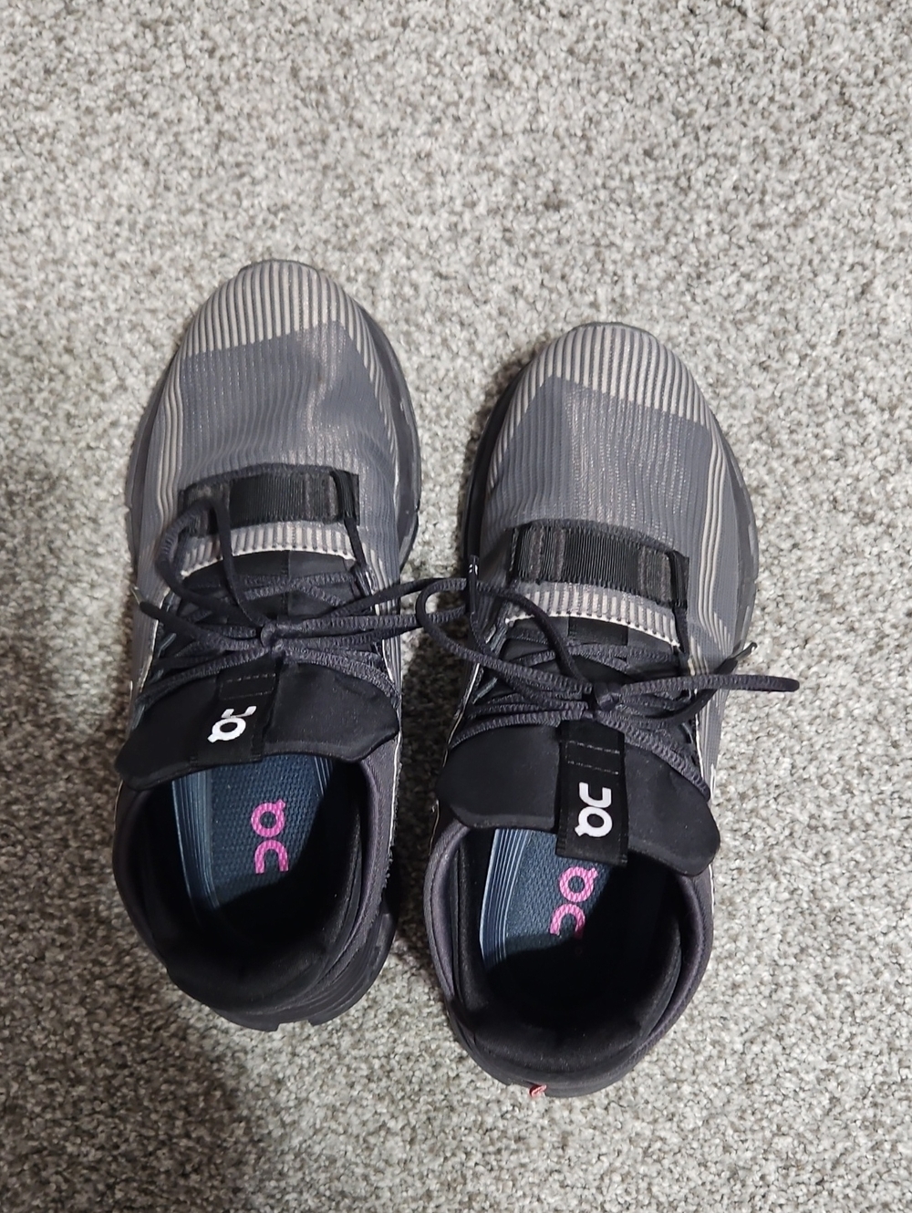 On Running Athletic Shoes - Gray and Black